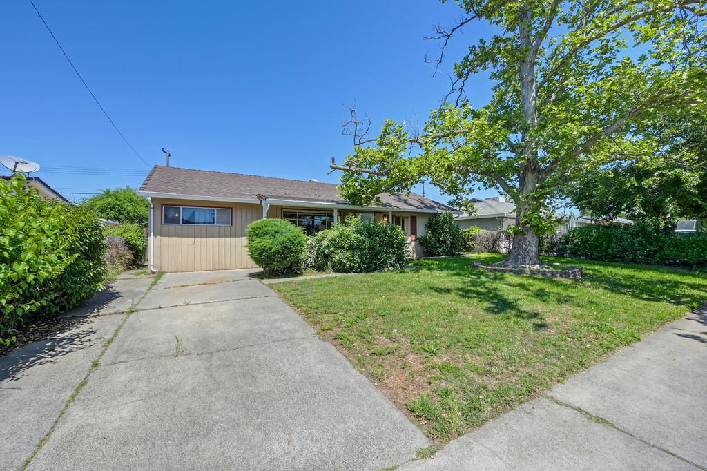 627 Alamos Avenue