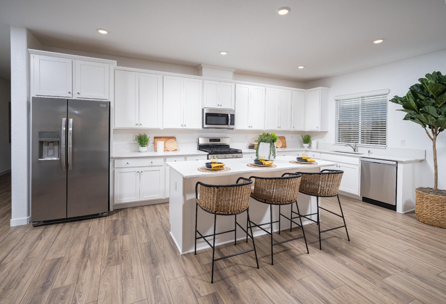 4587 Duckhawk Circle