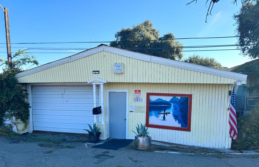 Photo of 13911 River Rd, Walnut Grove, CA 95690 (MLS # 225144507)