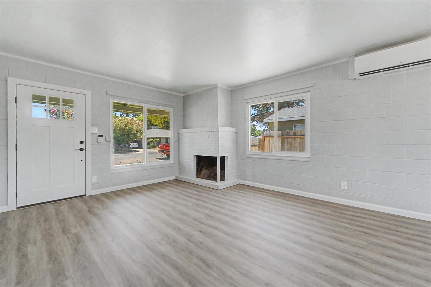 1242 Rosemary Lane