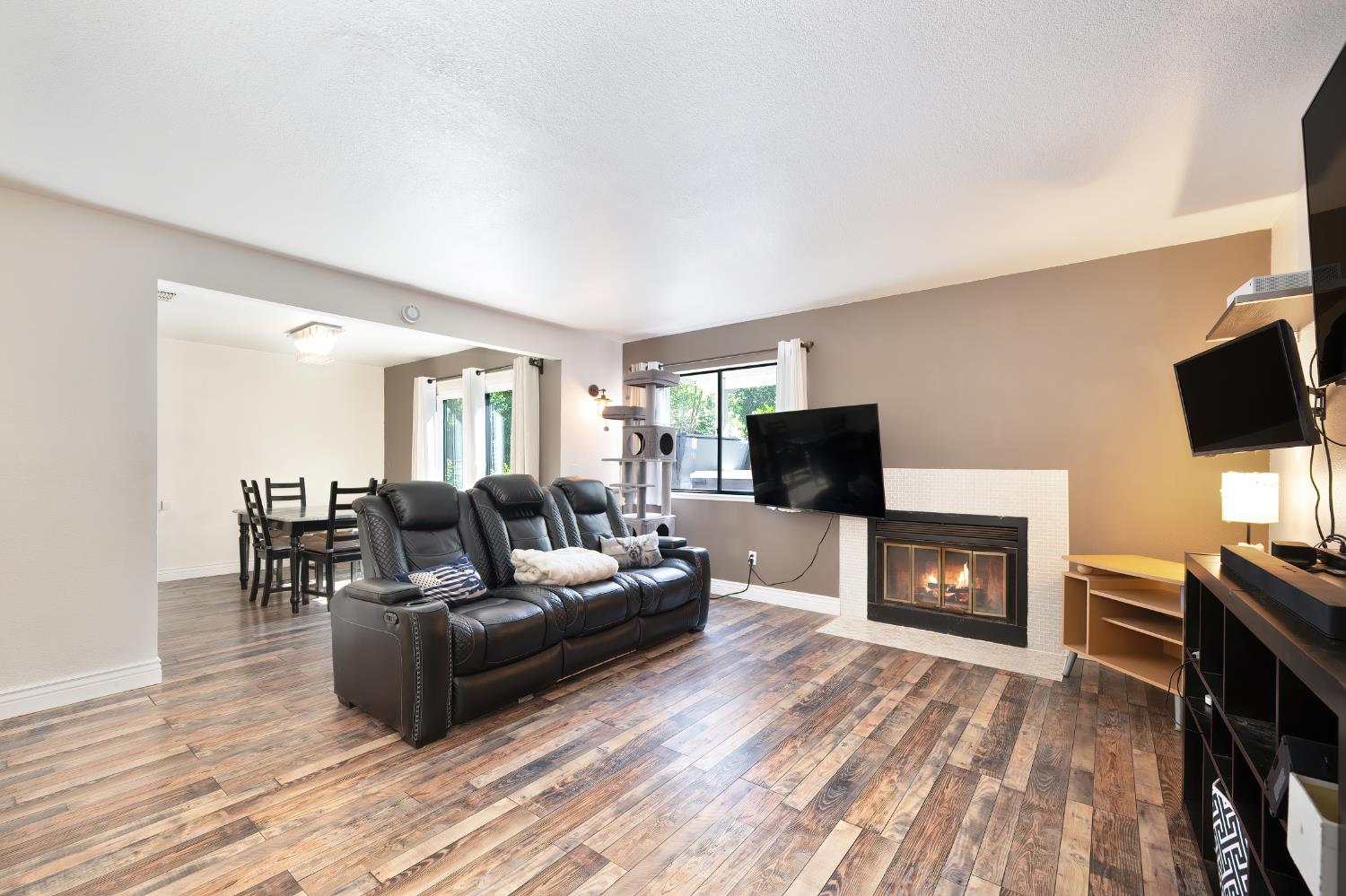 3955 Stonegate Court