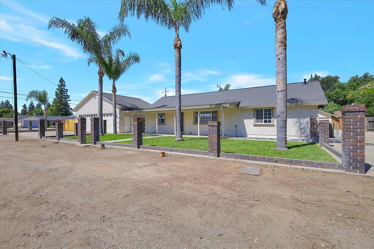 2734 Maple Street