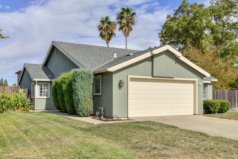 841 Hunters Creek Drive, Sacramento, CA 95838 - #: 225139120