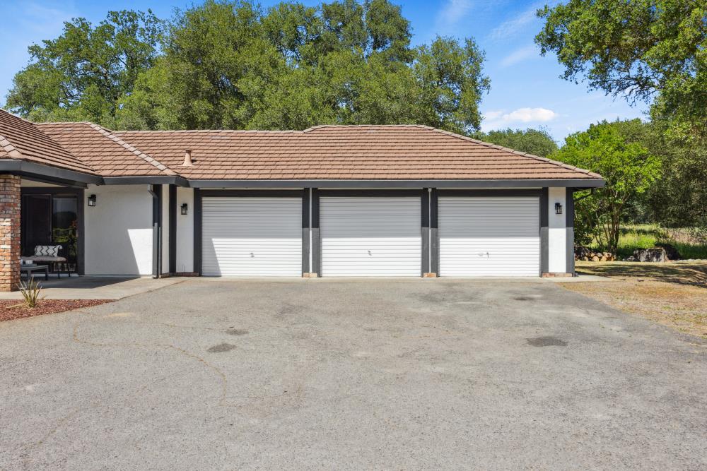 7822 Oak Glen Lane