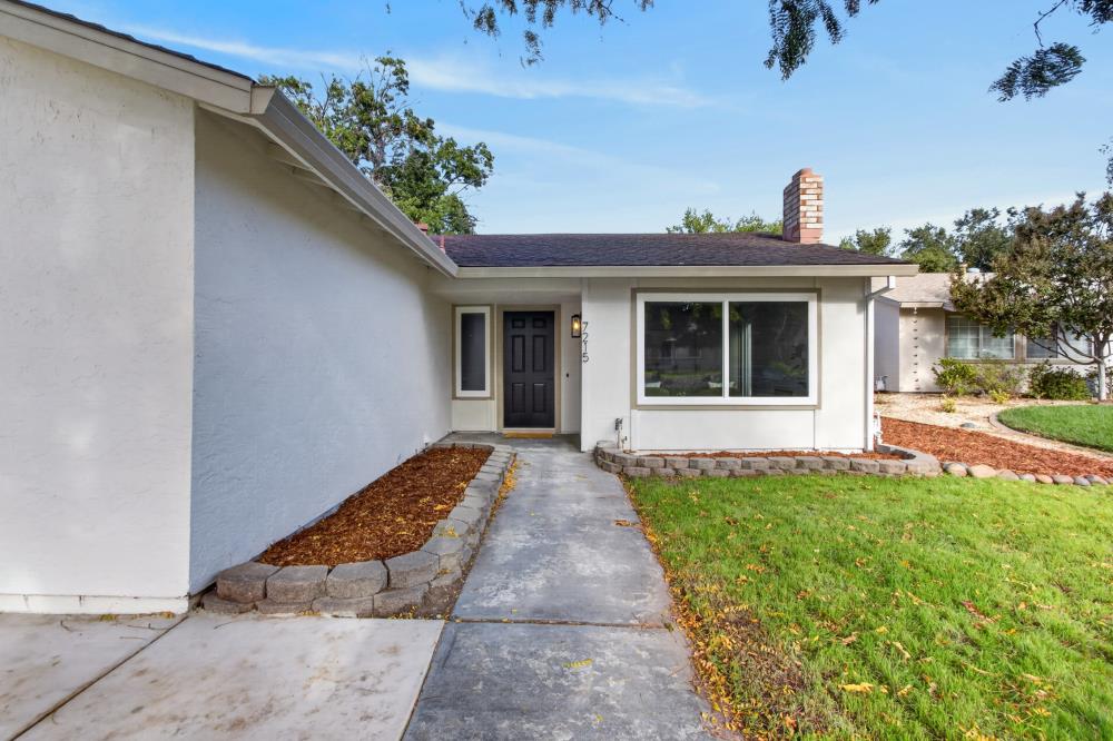 7215 Roca Way