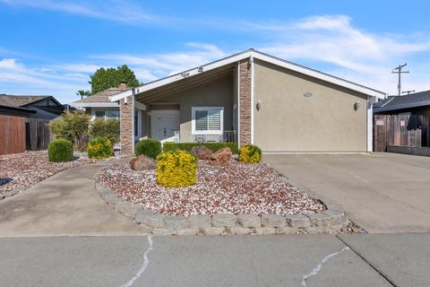 3914 Smithfield Way Sacramento CA 95826