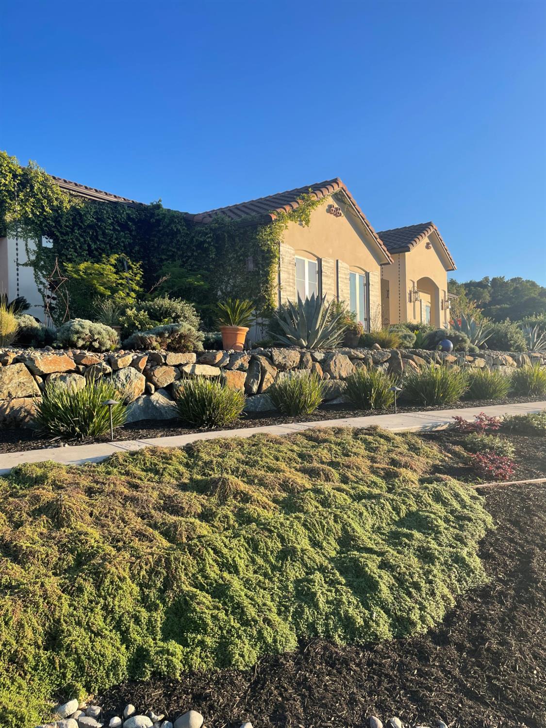 2033 Prado Vista Vis