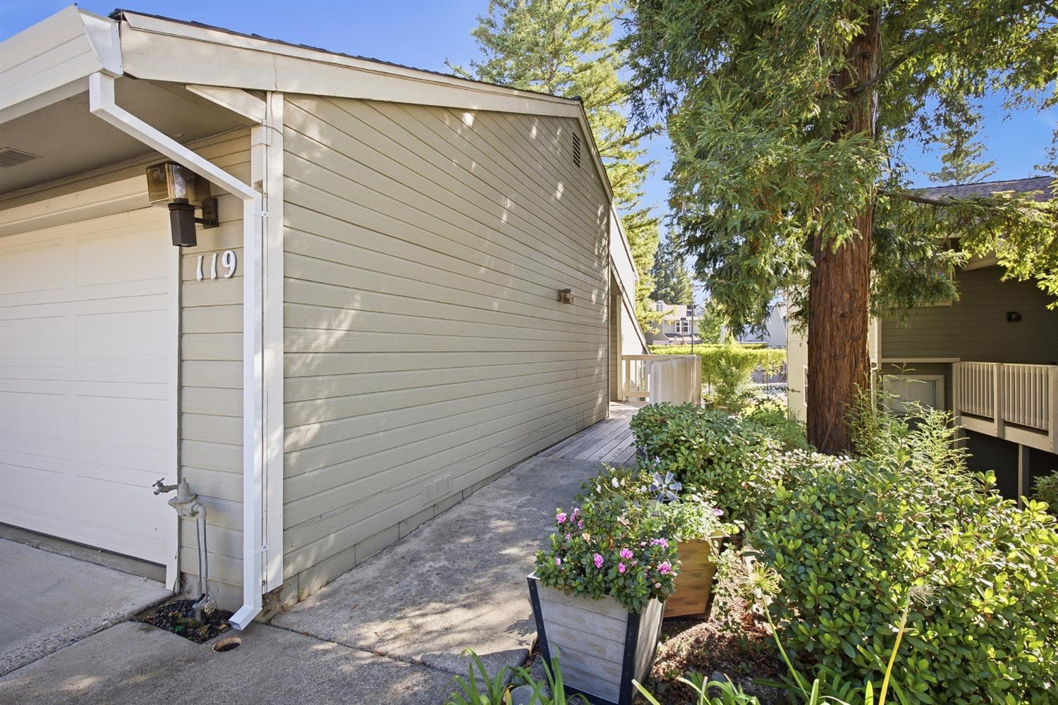 119 Valley Oak Drive 36