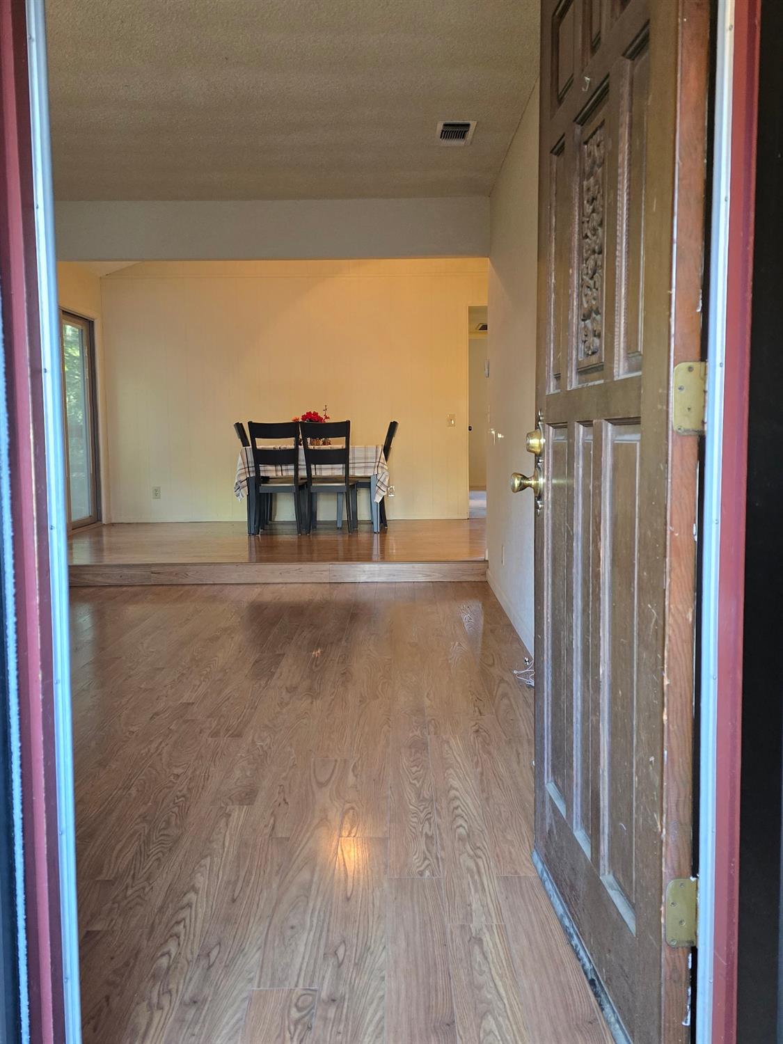 193 E Hillcrest Drive