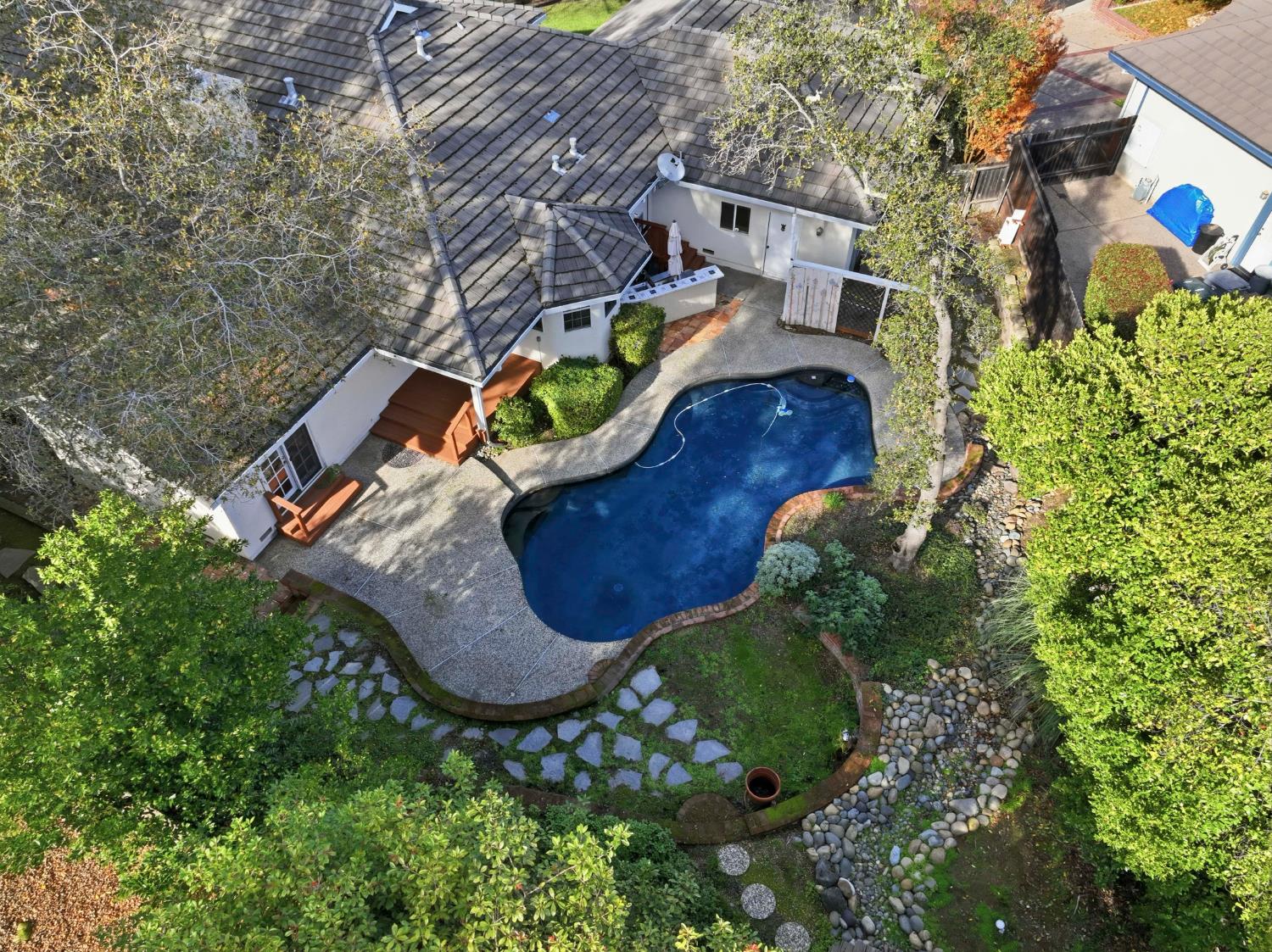 7377 Bainbridge Court