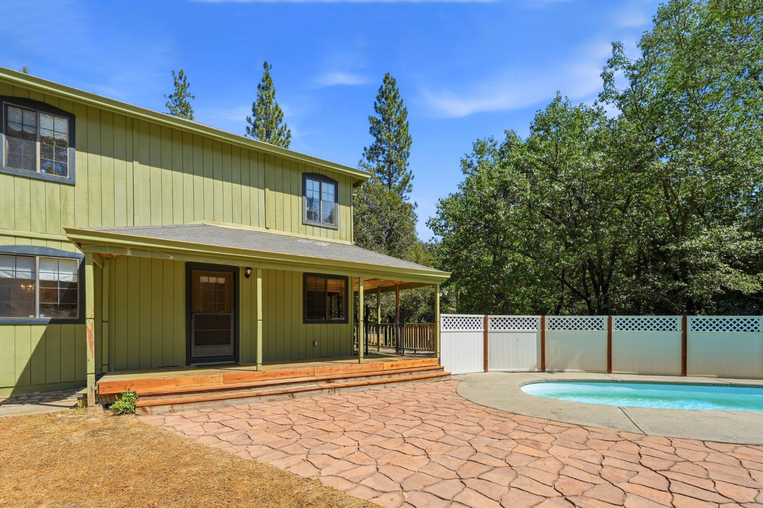21916 Fallview Drive