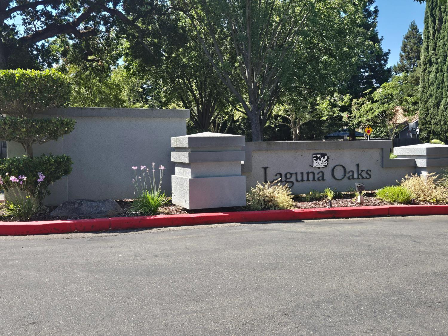 5201 Laguna Oaks Drive 121