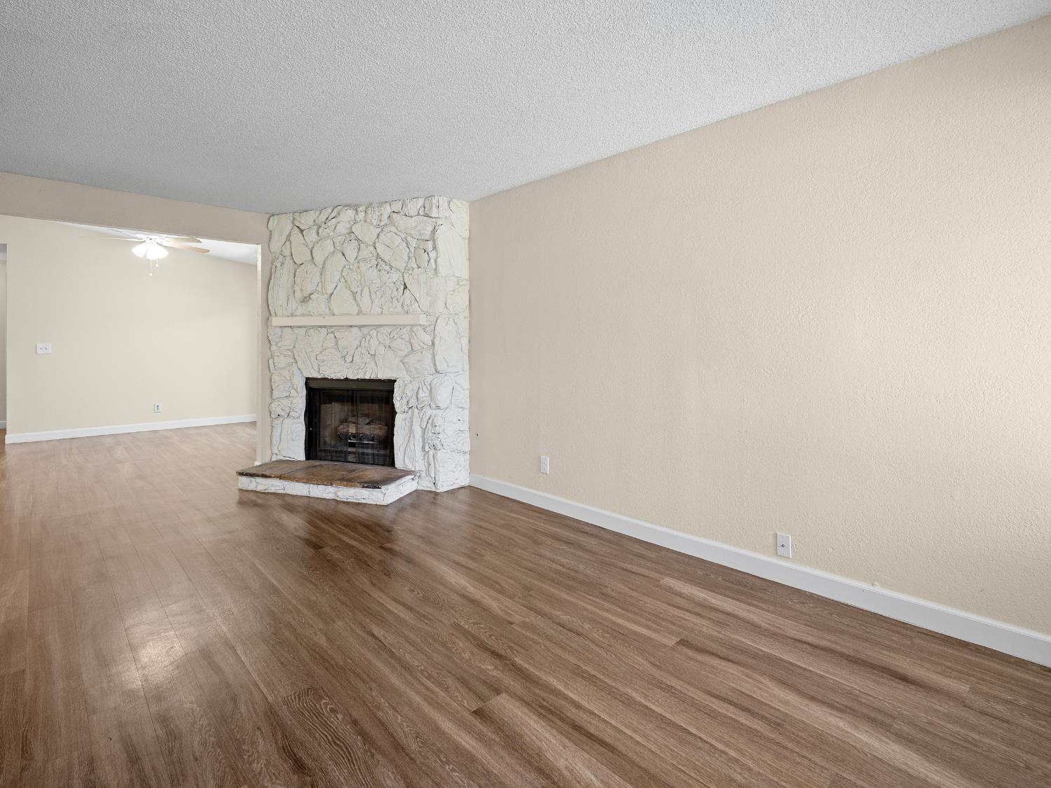 2732 El Caprice Drive