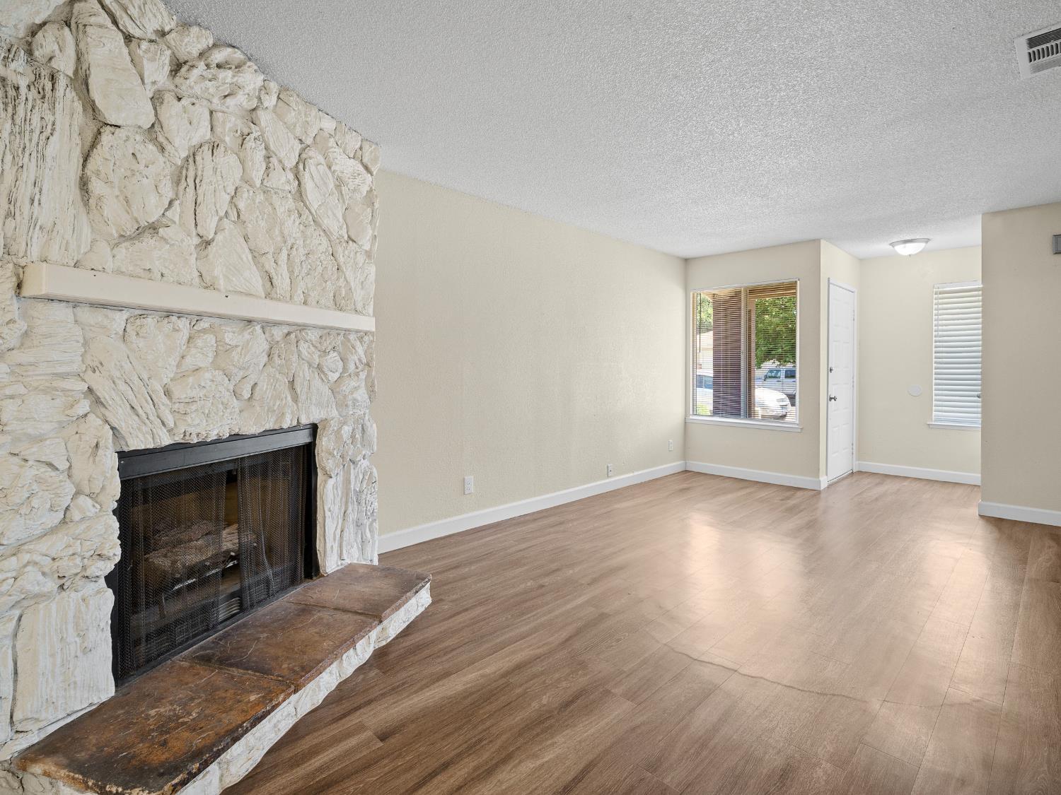 2732 El Caprice Drive