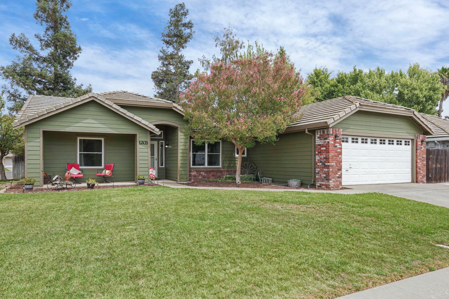 1203 Dawnwood Drive