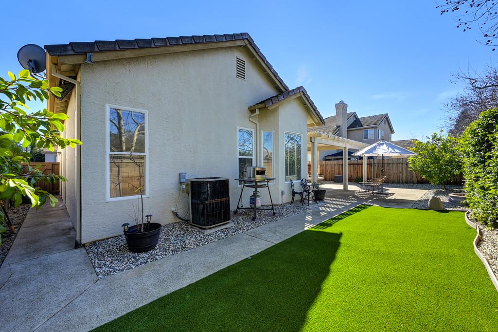 12129 Gold Bluff Lane