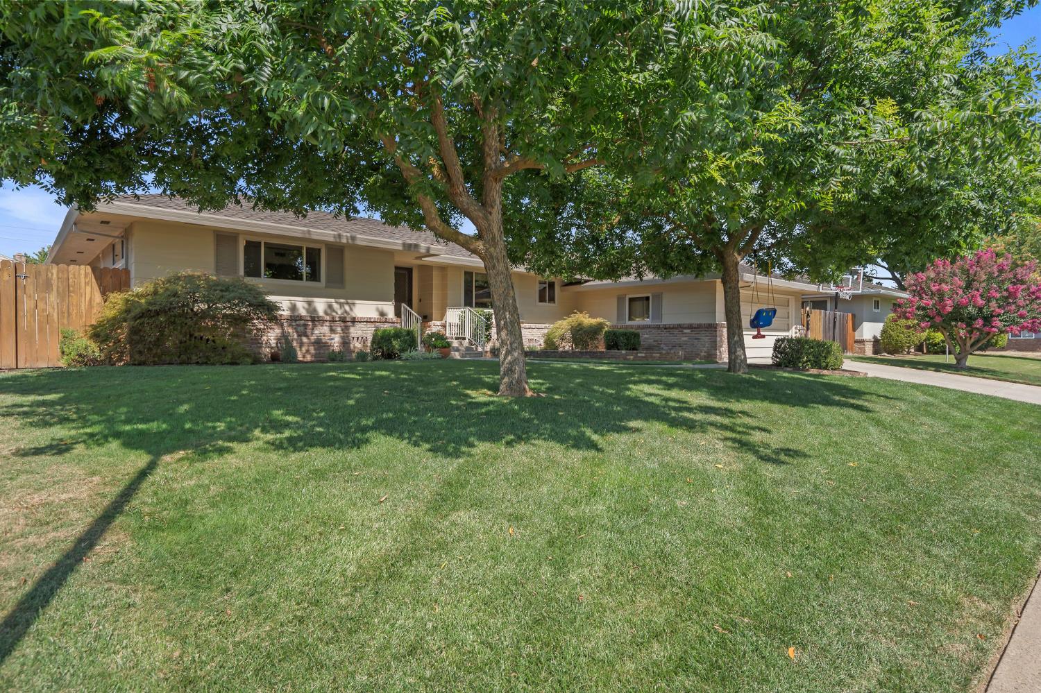 5860 Annrud Way