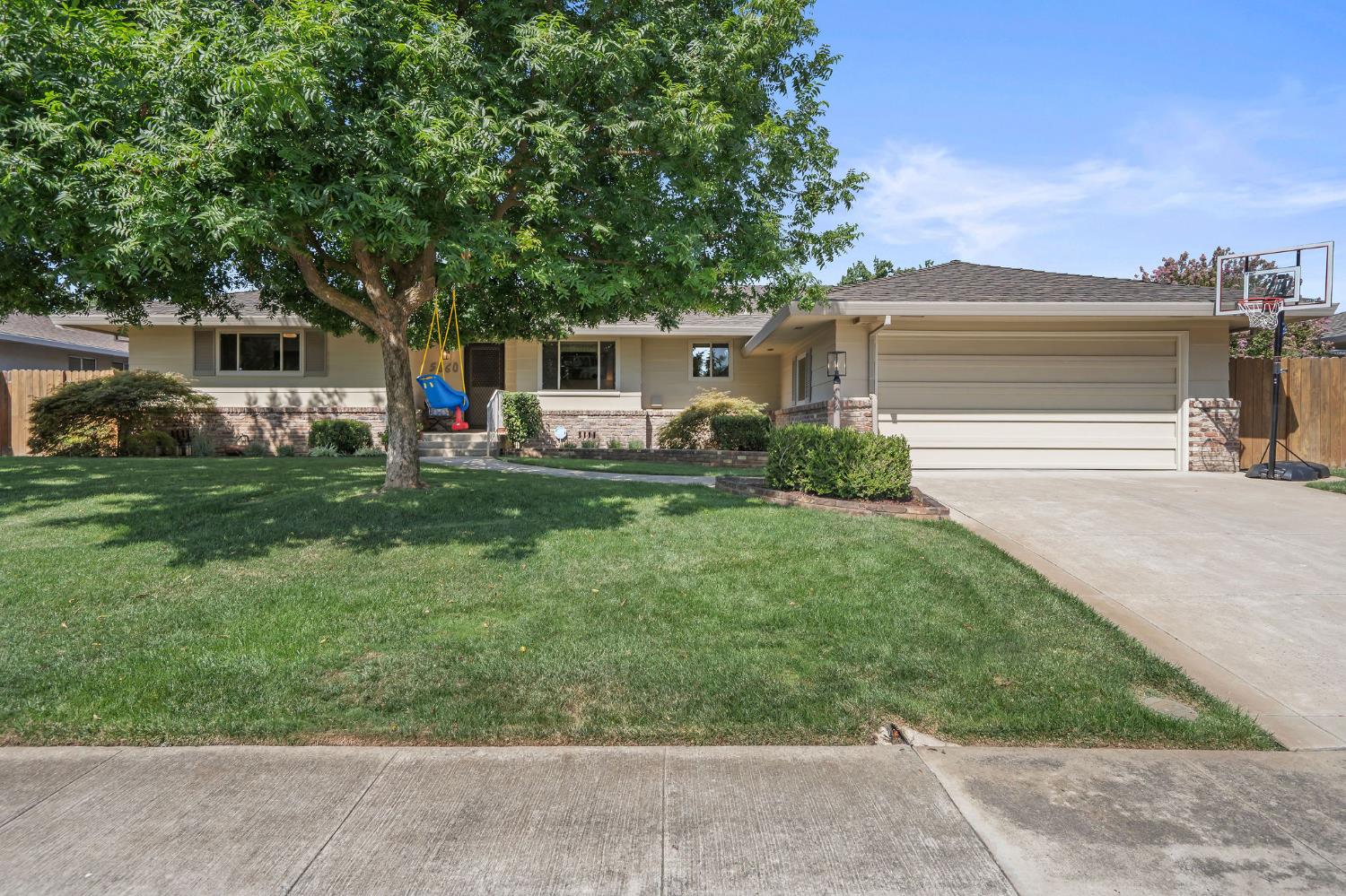 5860 Annrud Way