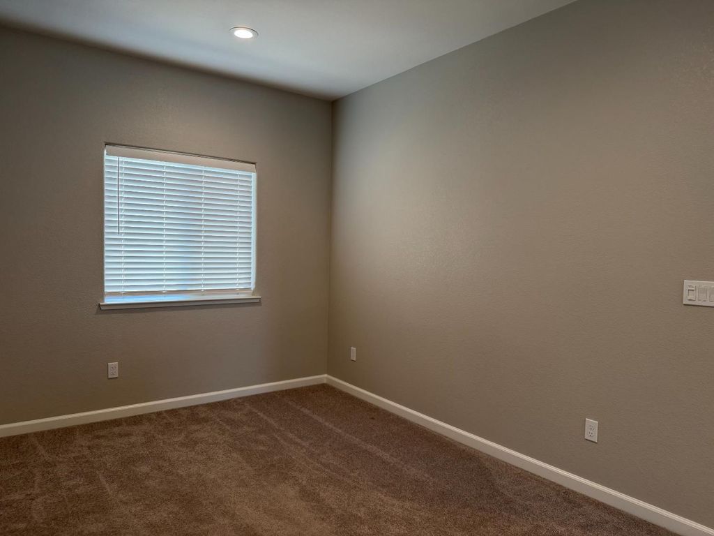 Photo of 826 courtney Ct, Merced, CA 95348 (MLS # 226012636)