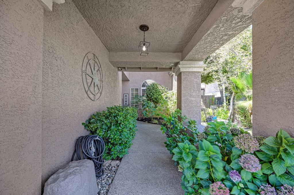 6126 Cameo Drive