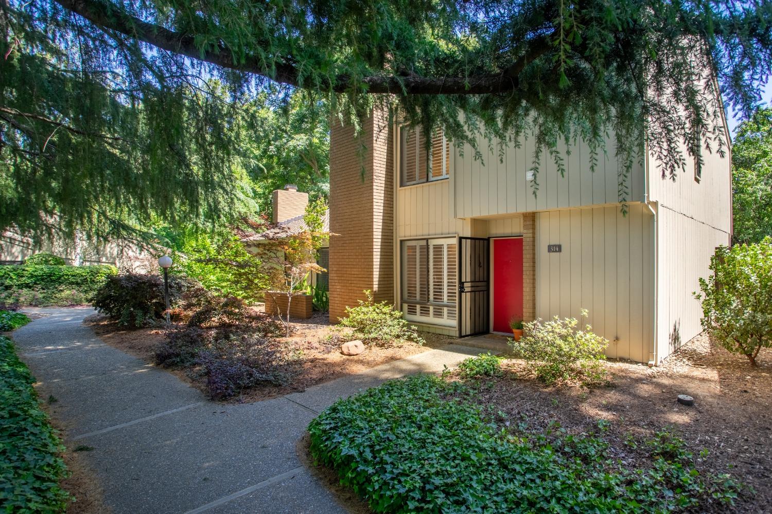 314 Elmhurst Circle