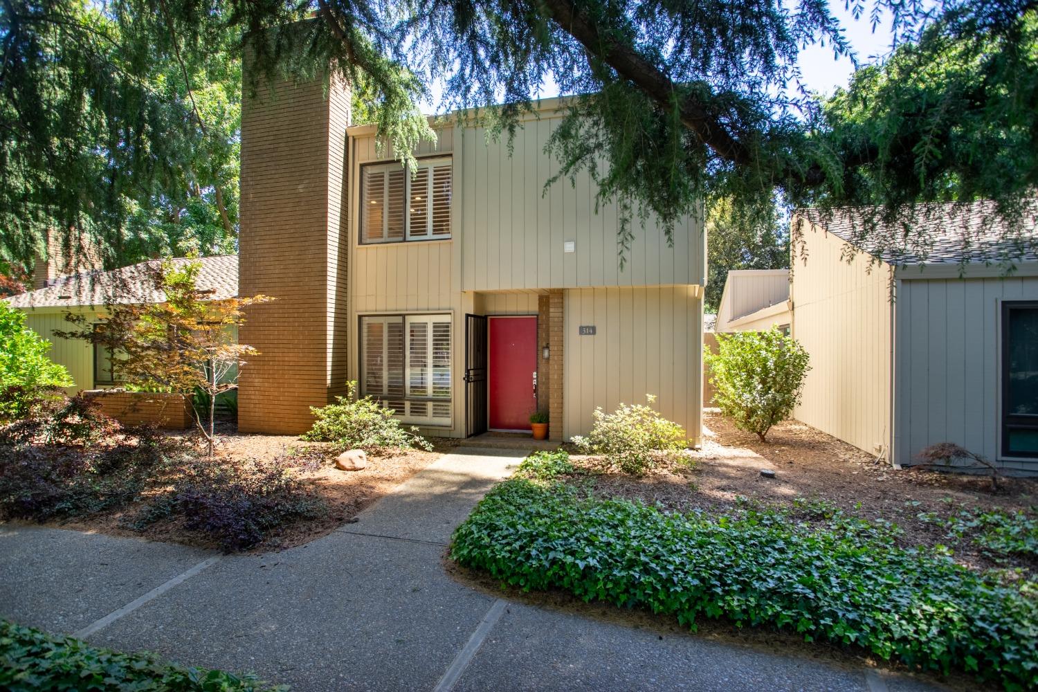 314 Elmhurst Circle
