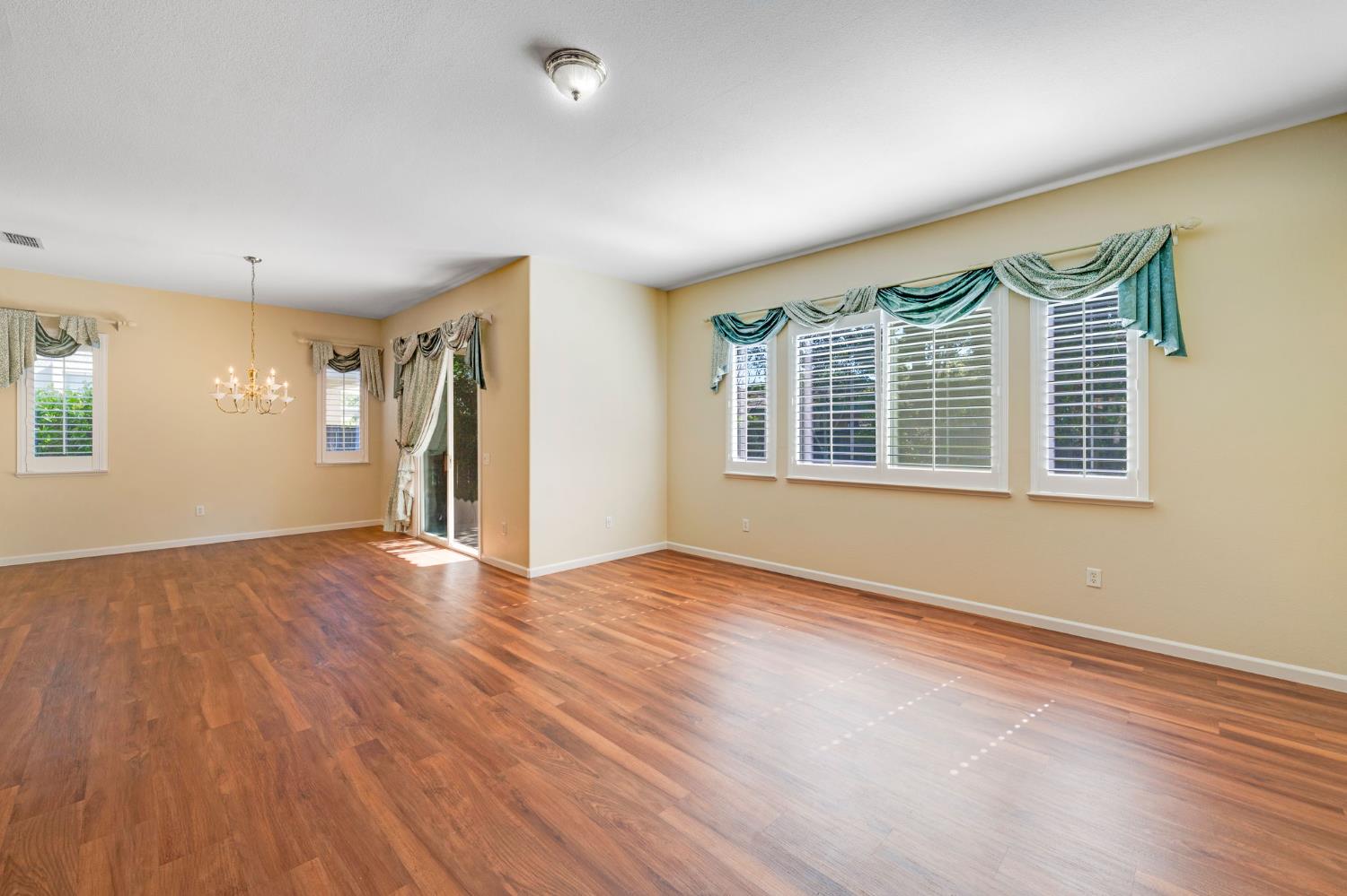 2713 Robinson Creek Lane