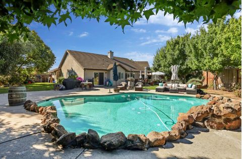 1841 Delia Ct. Manteca CA 95336