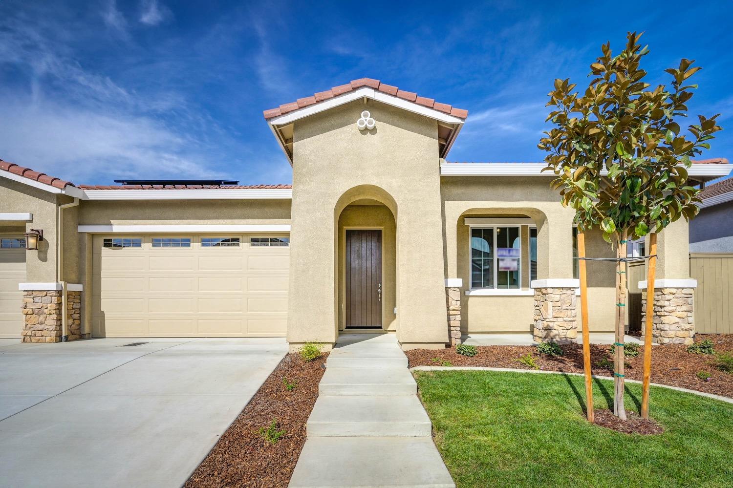 3041 Shasta Daisy Circle