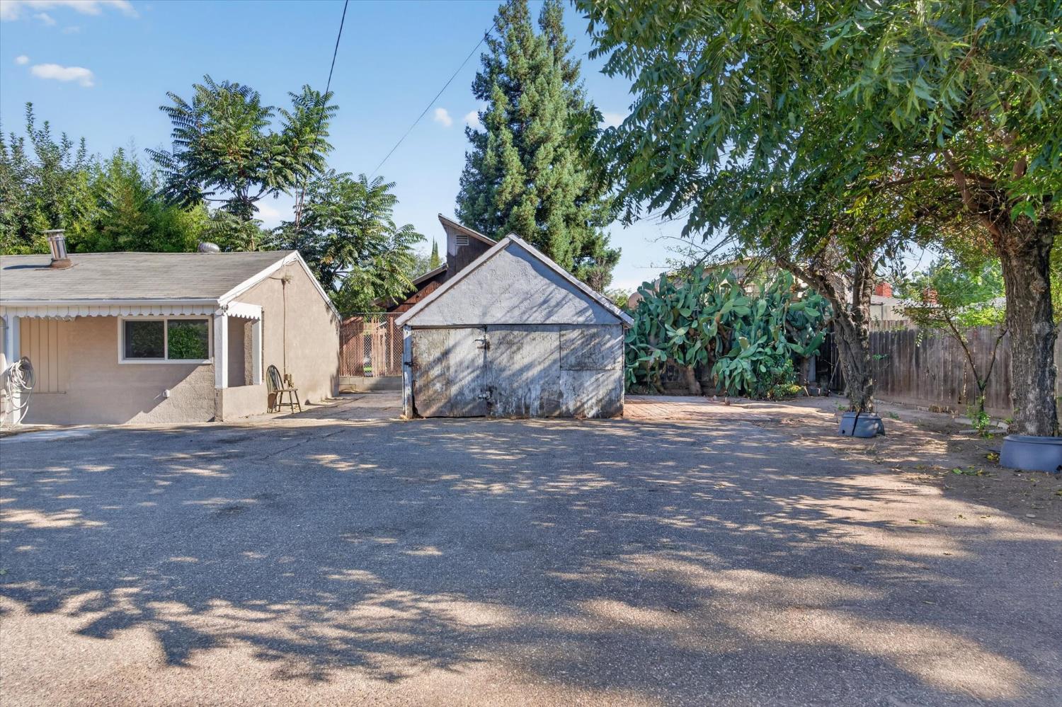 1111 El Vecino Avenue