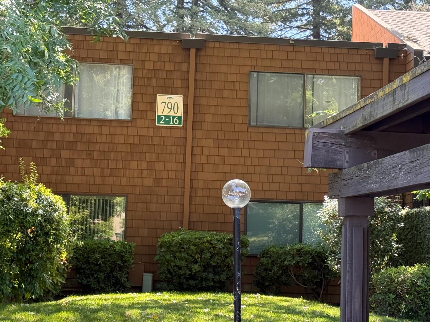 790 E Woodside Lane 6
