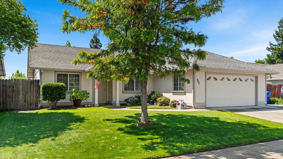 942 Ayers Lane