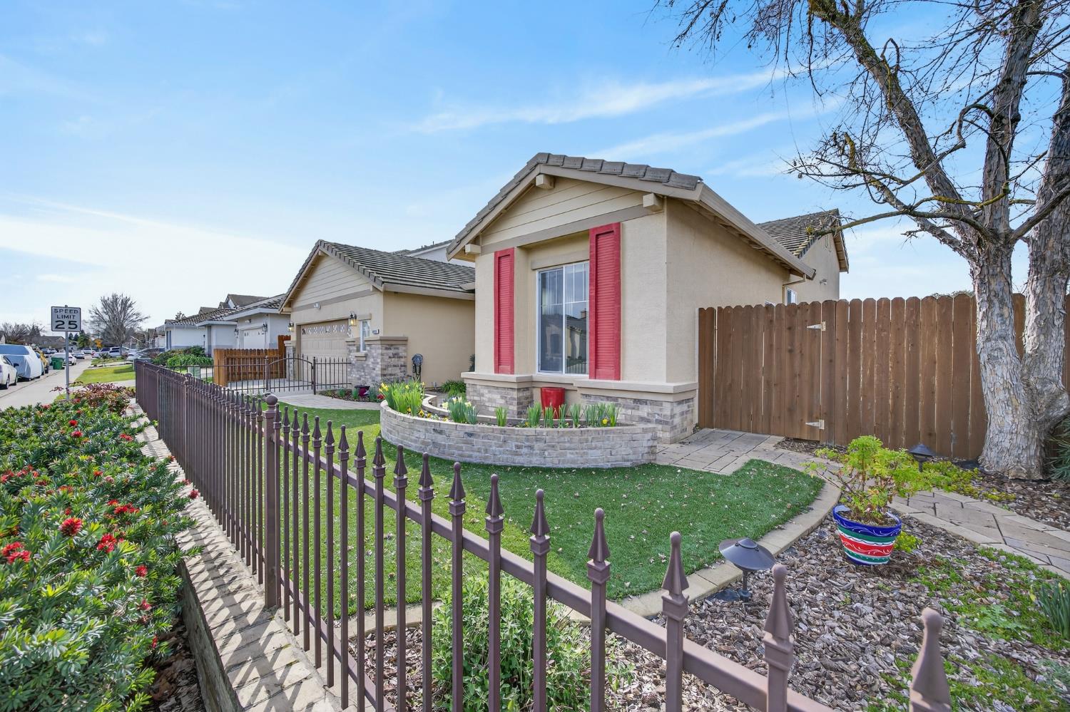 9272 Salmon Creek Drive