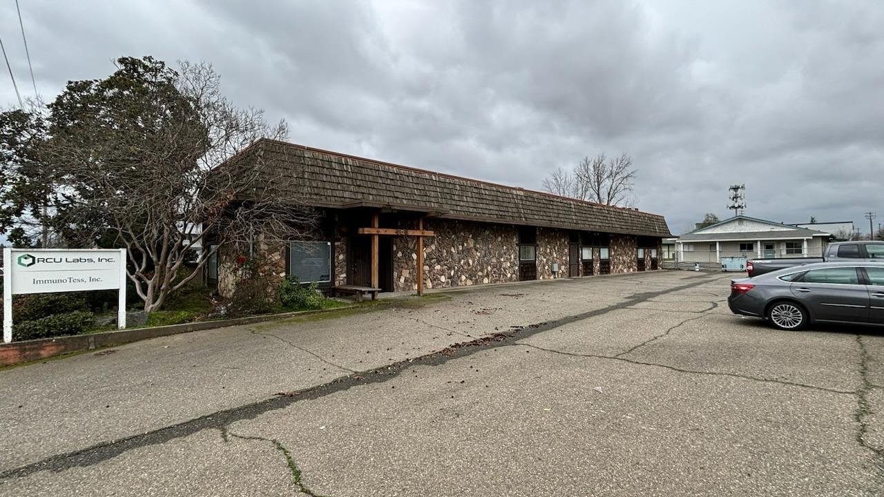 408 Sunrise Avenue