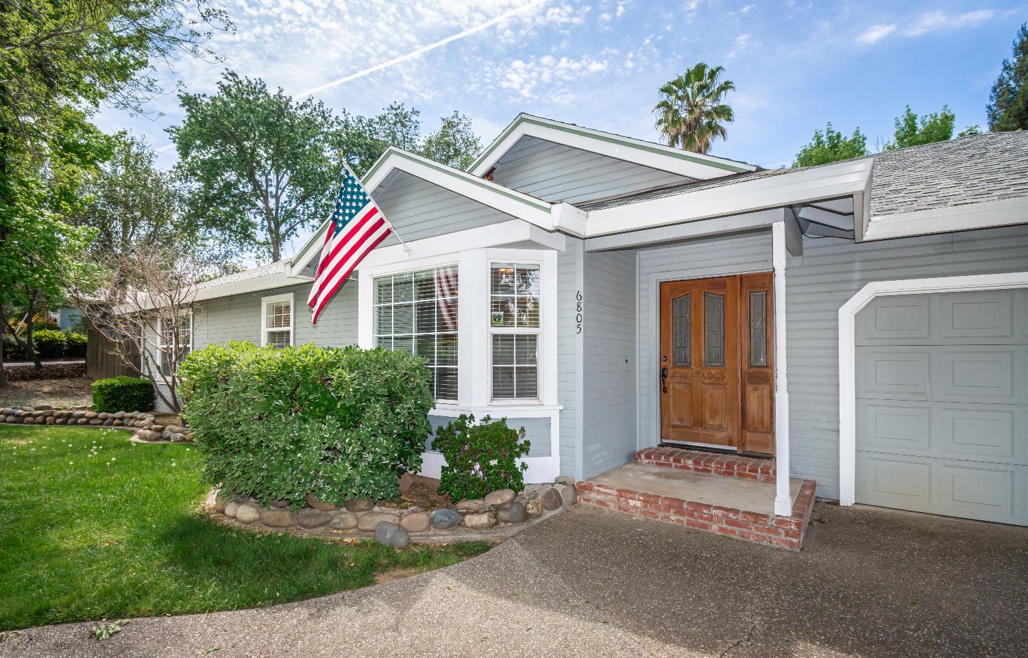 6805 E Chestnut Avenue