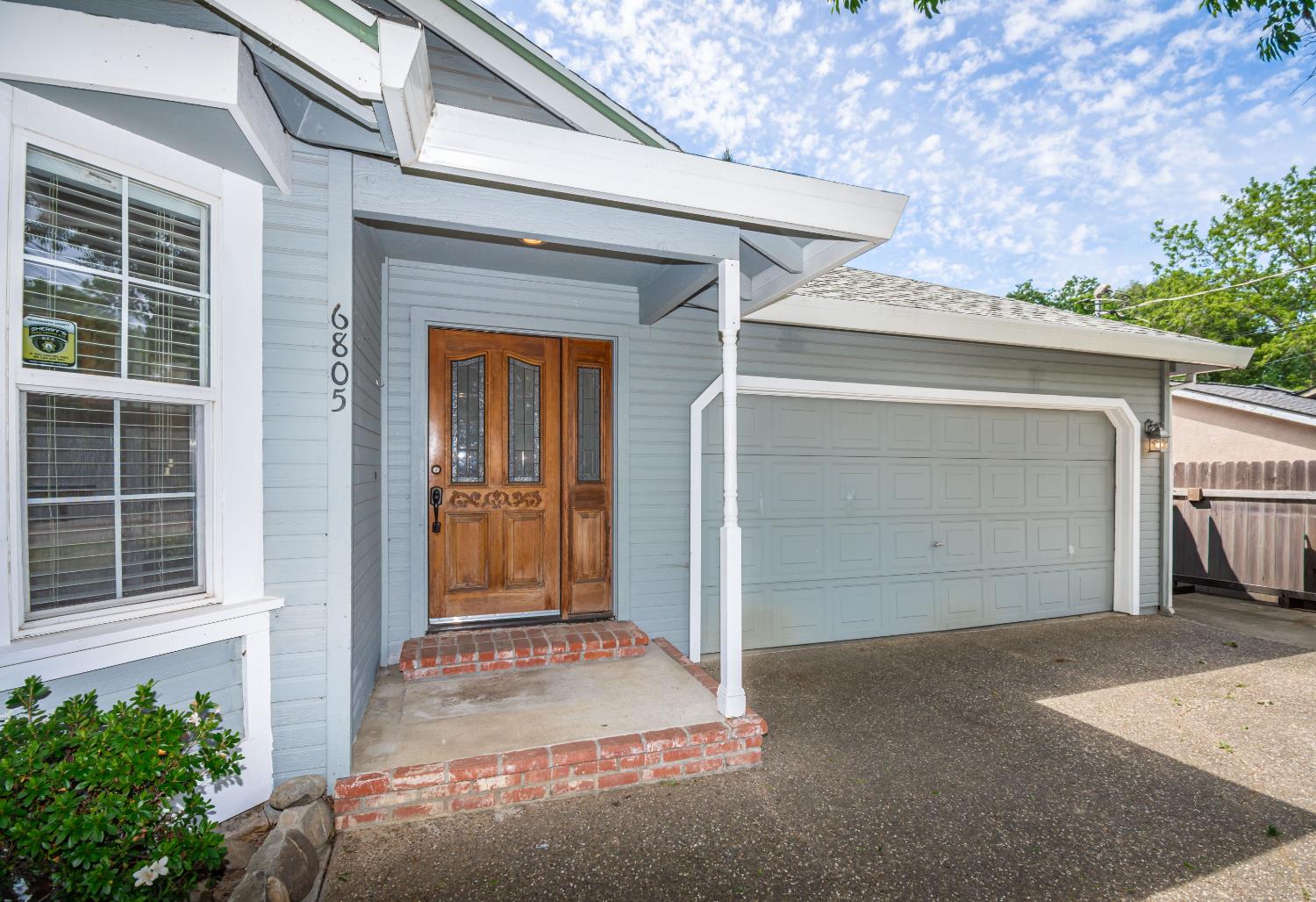 6805 E Chestnut Avenue