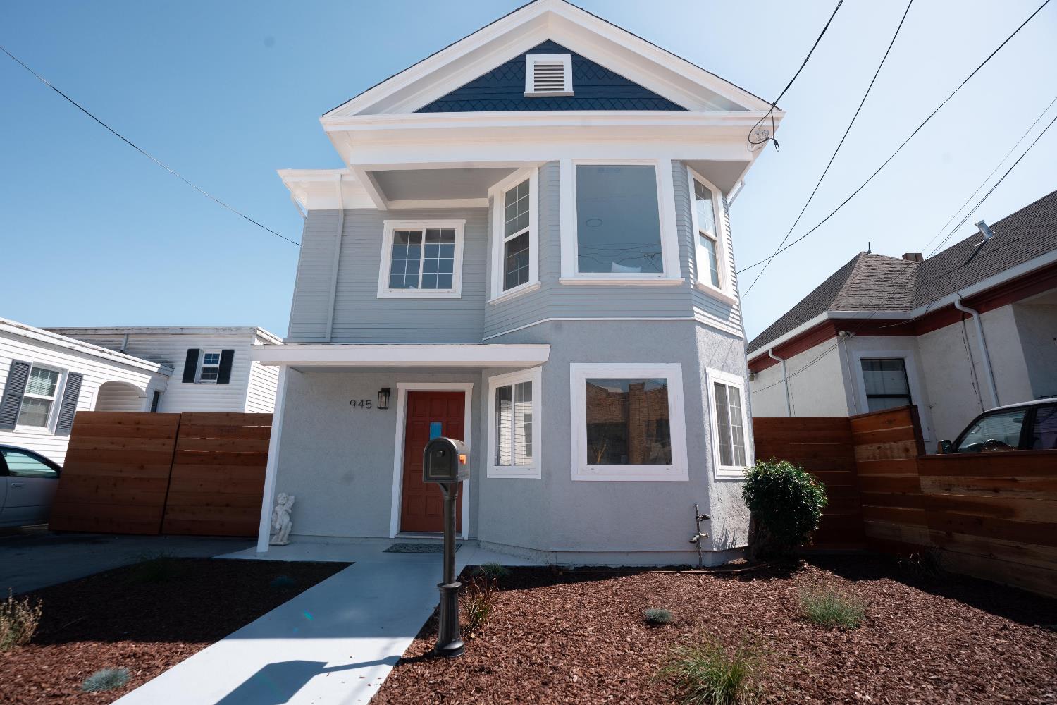 945 Arlington Avenue