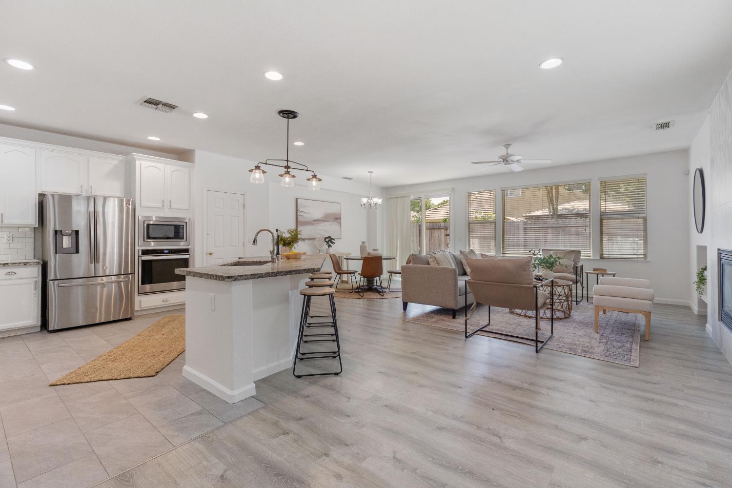 3312 Mas Amilos Way