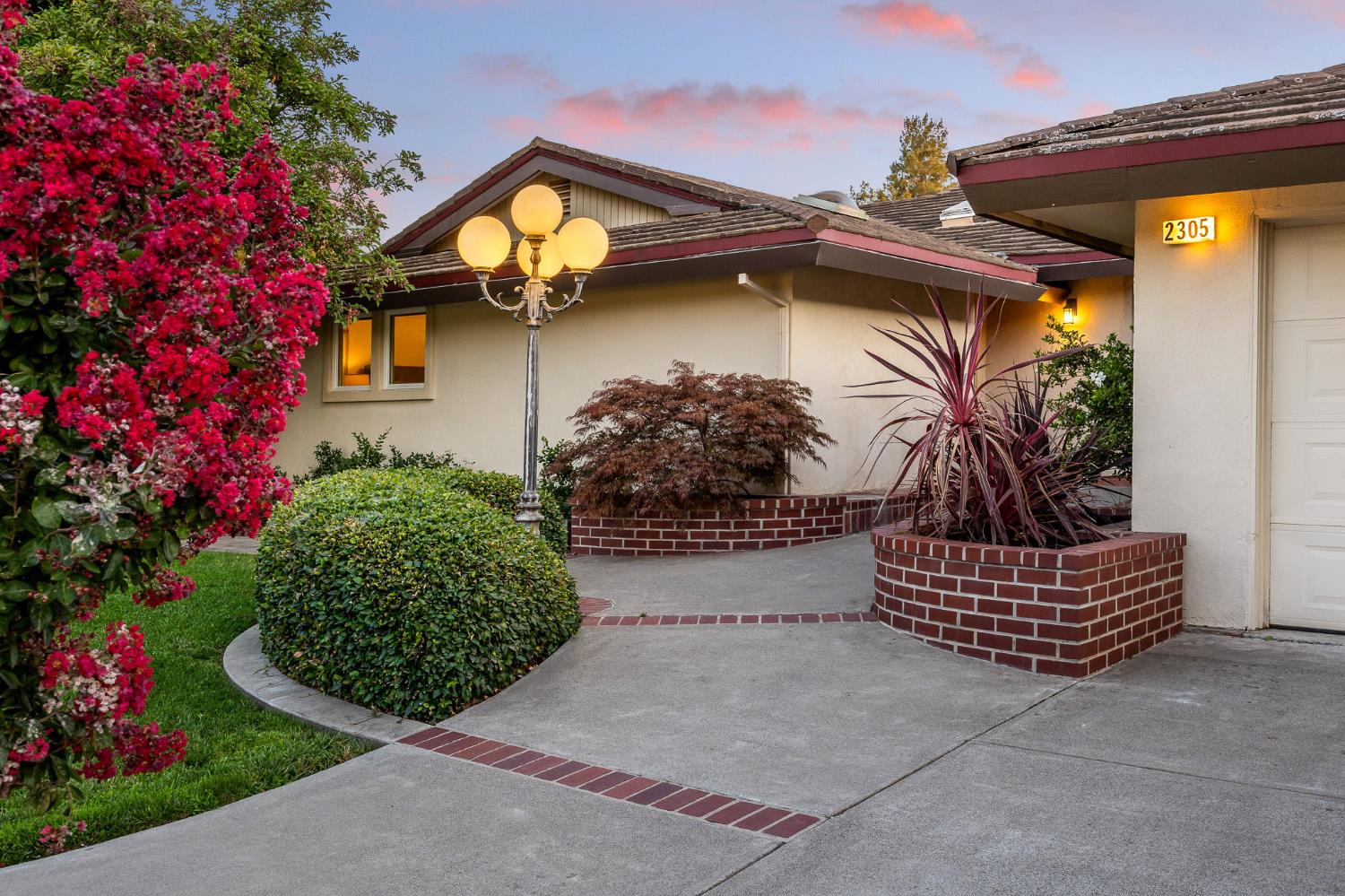 2305 Catalina Drive