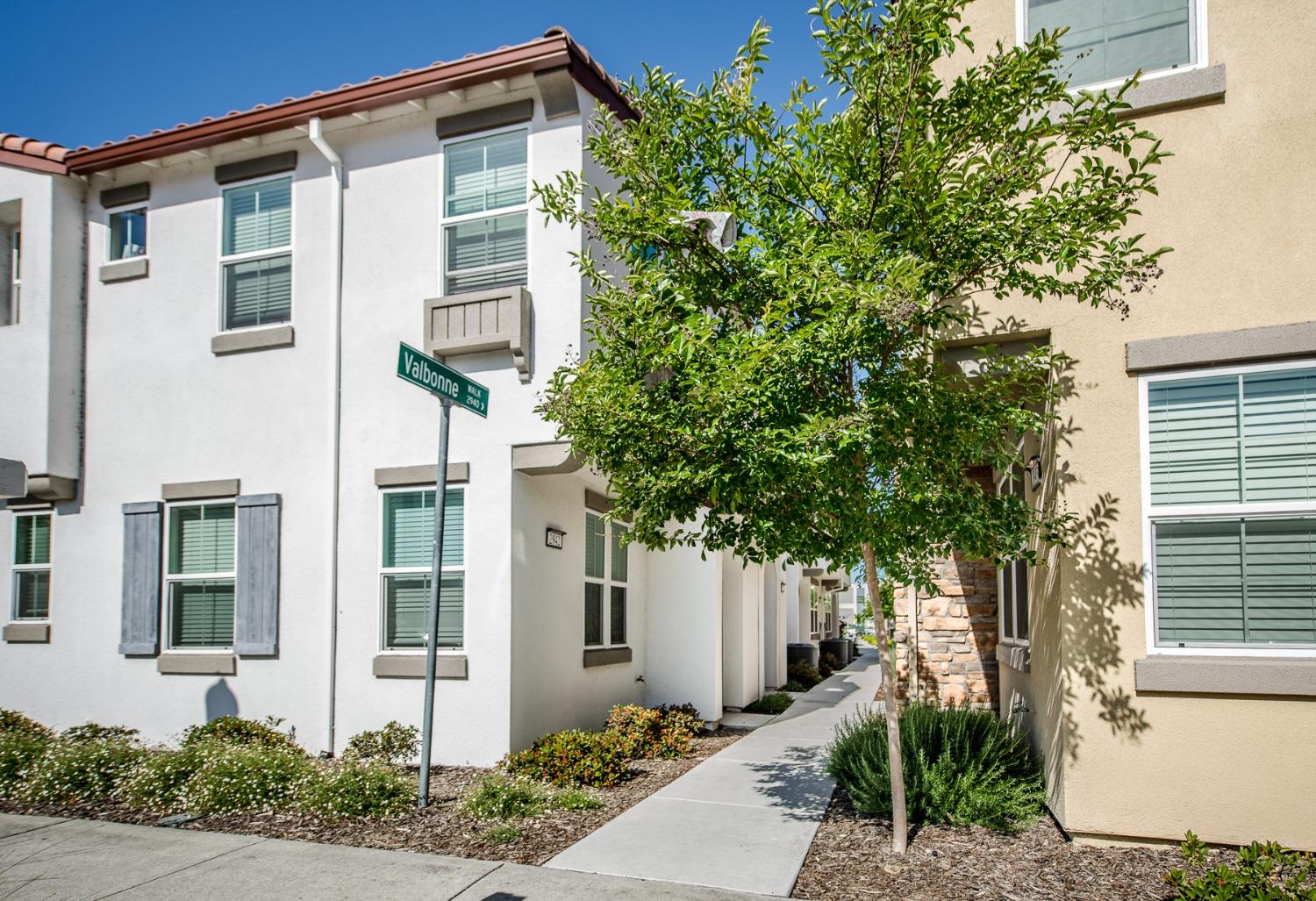 2944 Valbonne Walk