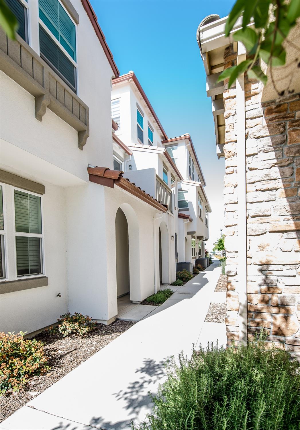 2944 Valbonne Walk