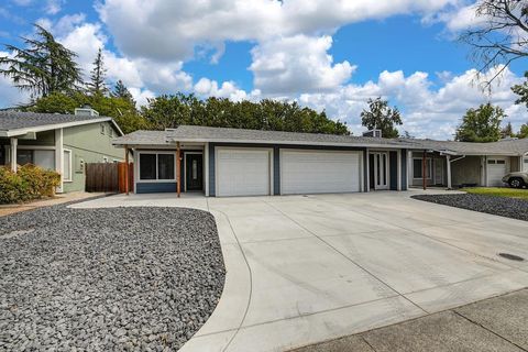 2432 Camino Garden Way Carmichael CA 95608