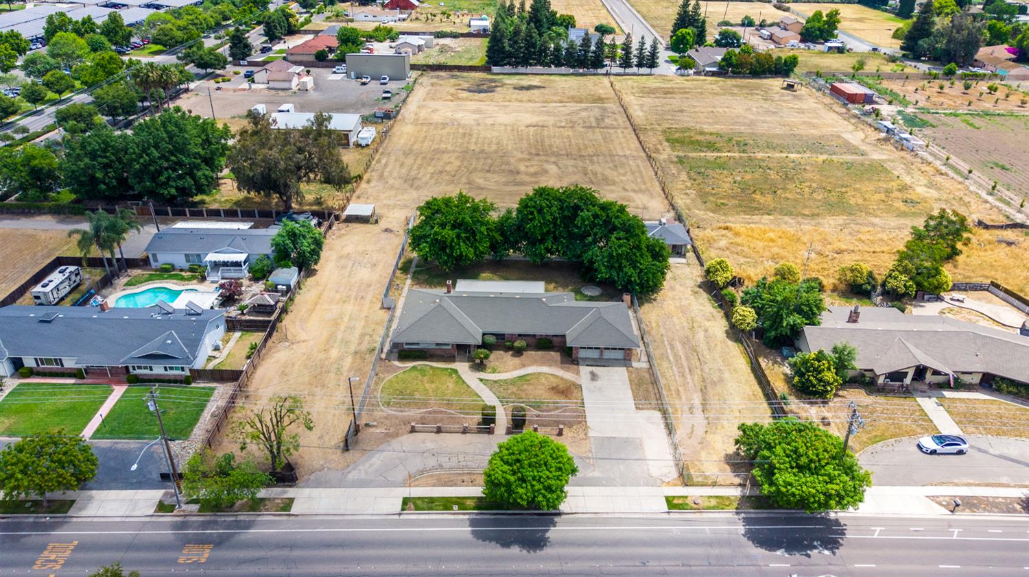 3460 Roselle Avenue