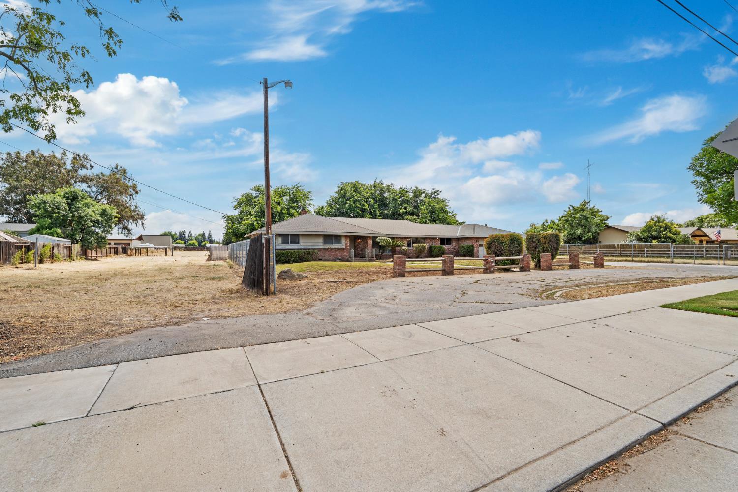 3460 Roselle Avenue