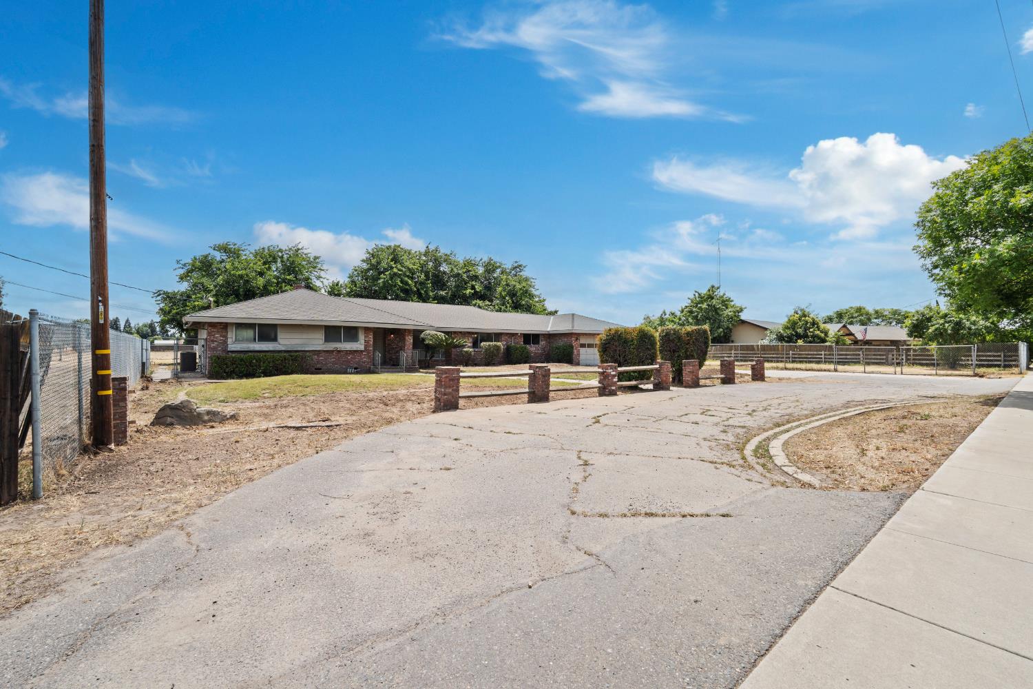 3460 Roselle Avenue