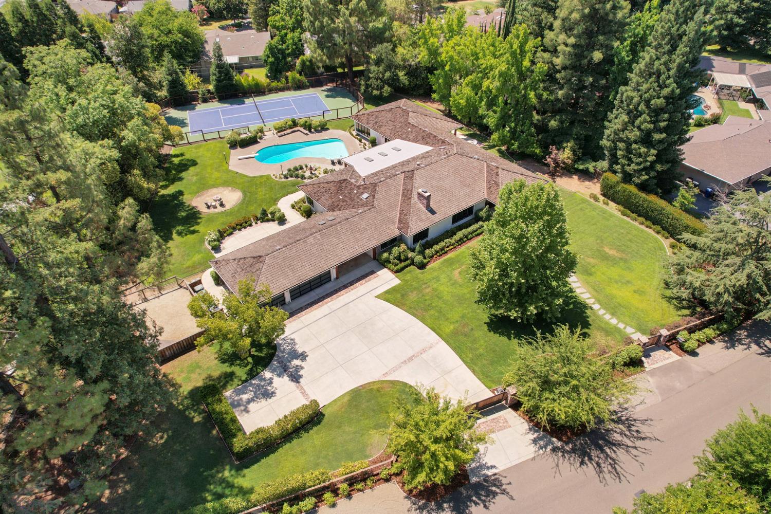 1721 La Playa Way