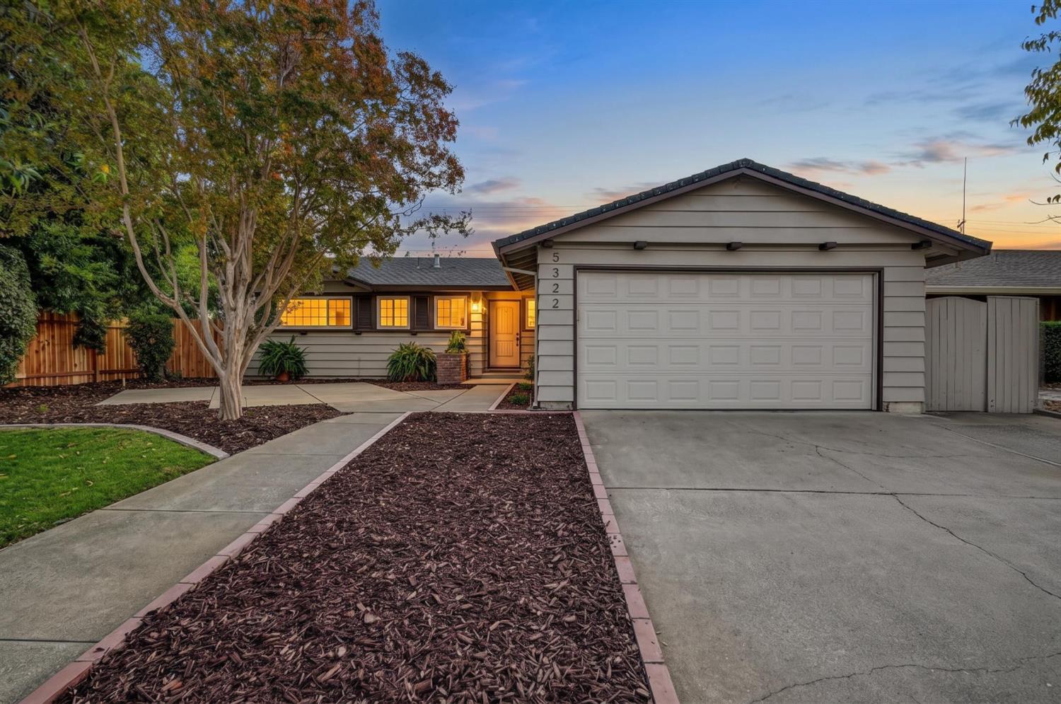 5322 Fort Sutter Way