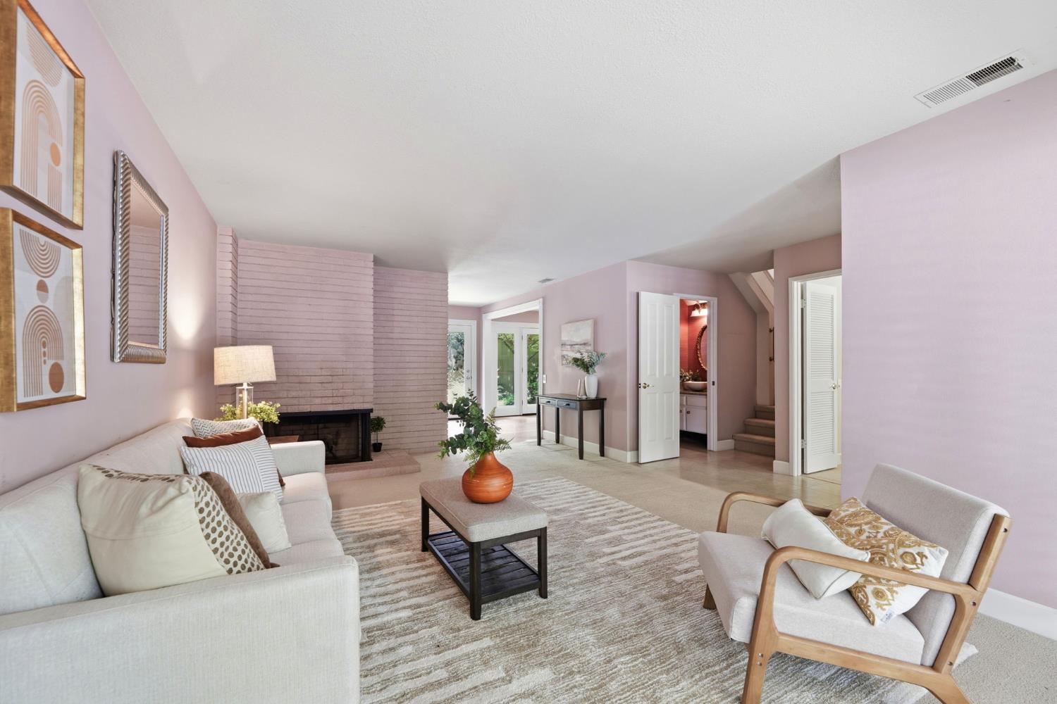 1276 Vanderbilt Way