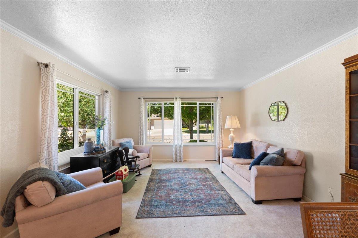 2276 Dario Circle