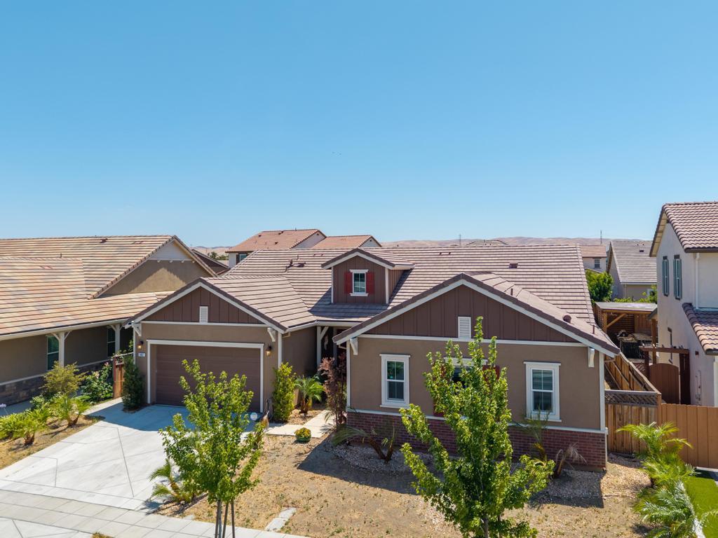 1461 S Wilshire Avenue